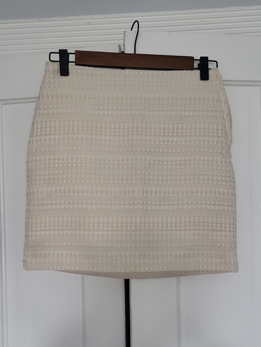H&M Cream Textured Mini Skirt
